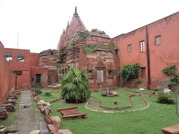 राधा गोपीनाथ मंदिर, वृंदावन 